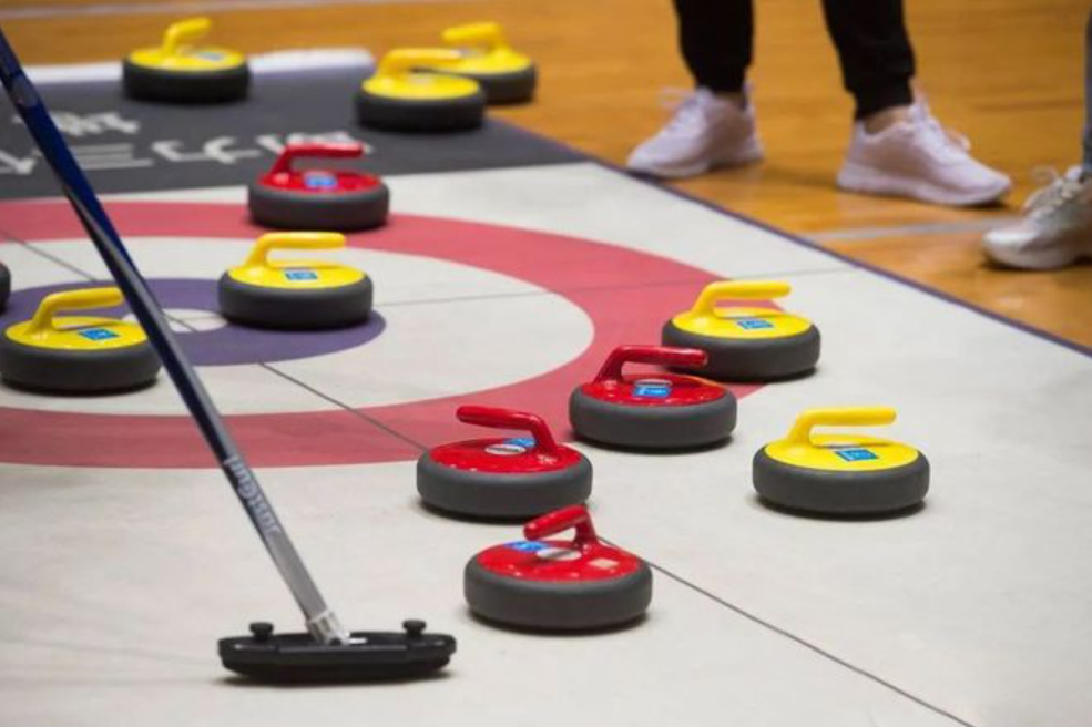 #热门团建+#旱地冰壶+#室内团建+#团队挑战赛+#高品质团建+#最受欢迎的团建项目之一